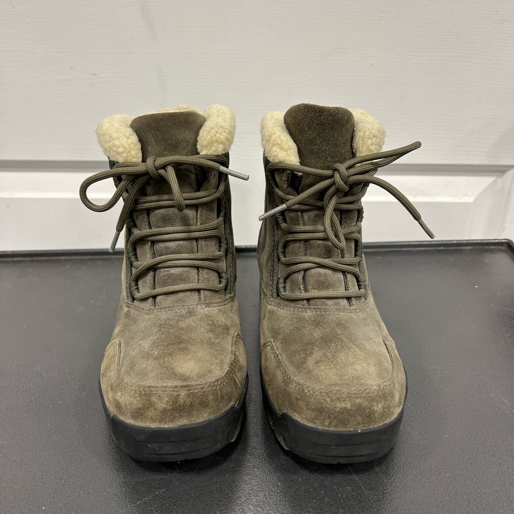 Sorel waterproof fleece lined boots Size 7.5